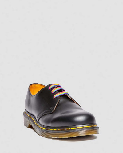 Dr. Martens' 26 Inch Flat Rainbow Shoe Laces (3-eye) In Multi
