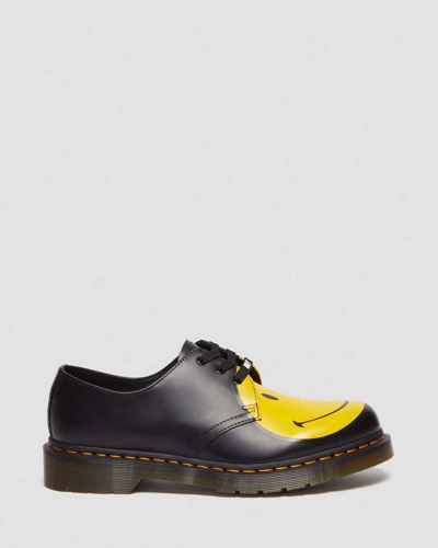 Shop Dr. Martens' 1461 Smiley® Smooth Leather Oxford Shoes In Schwarz/gelb