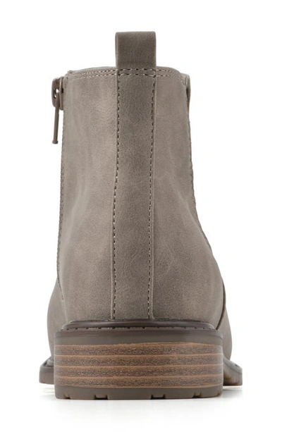 White Mountain Footwear Caching Chelsea Boot In Taupe/ Smooth