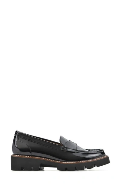 White Mountain Footwear Gunner Lug Sole Platform Loafer In Black/ Patent