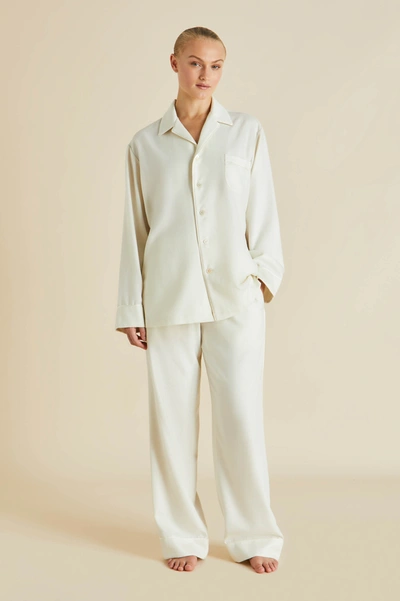 Shop Olivia Von Halle Vanderbilt Aspen Ivory Pyjamas In Cashmere