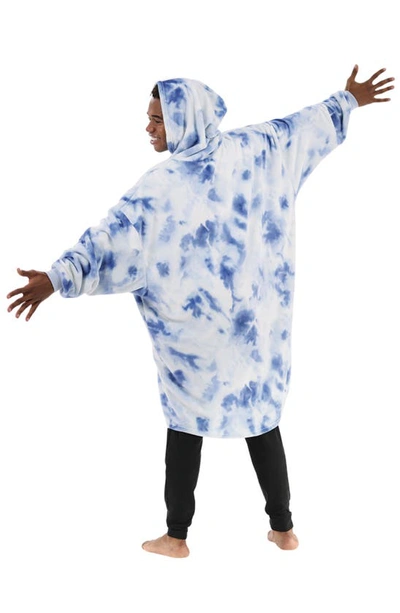 The Comfy ® Dream™ Wearable Blanket In Blue Tie Dye