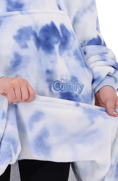 The Comfy ® Dream™ Wearable Blanket In Blue Tie Dye