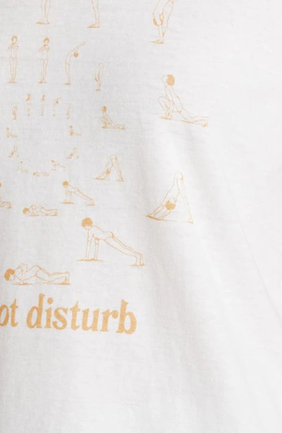 Shop Re/done 70s Do Not Disturb Graphic T-shirt In Vintage White