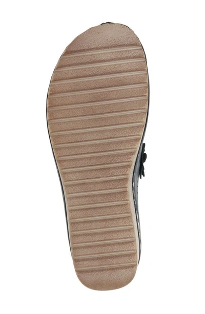Good Choice New York Krista Flower Cutout Wedge Mule In Navy