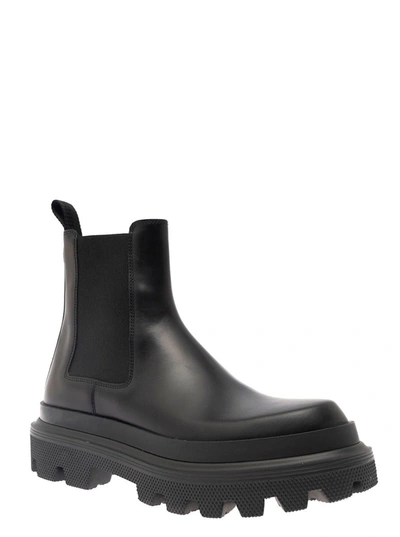 Shop Dolce & Gabbana Black Chelsea Ankle Boots With Chunky Platform With Logo Plaque In Leather Blend Man
