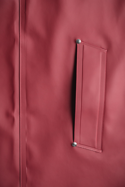 Stutterheim Mosebacke Lightweight Raincoat In Burgundy