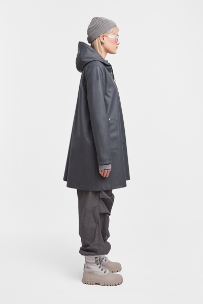 Stutterheim Mosebacke Raincoat Jacket In Charcoal In Charcoal