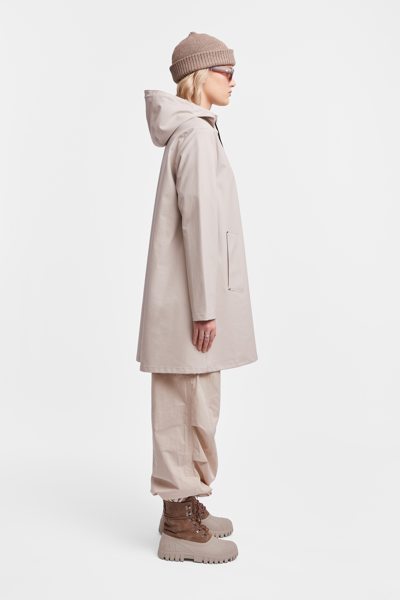 Stutterheim Mosebacke Lightweight Raincoat In Light Sand