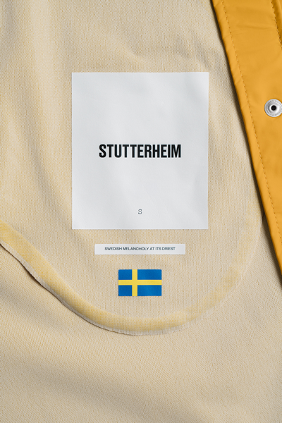 Stutterheim Mosebacke Lightweight Raincoat In Warm Honey