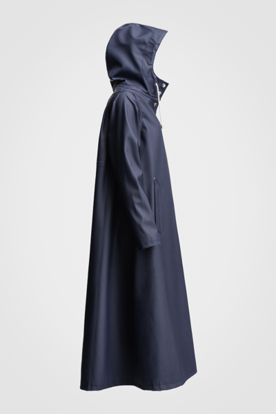 Stutterheim Mosebacke Long Print Raincoat In Navy