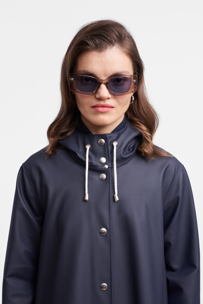 Stutterheim Mosebacke Long Print Raincoat In Navy