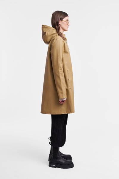 Stutterheim Mosebacke Raincoat In Sand