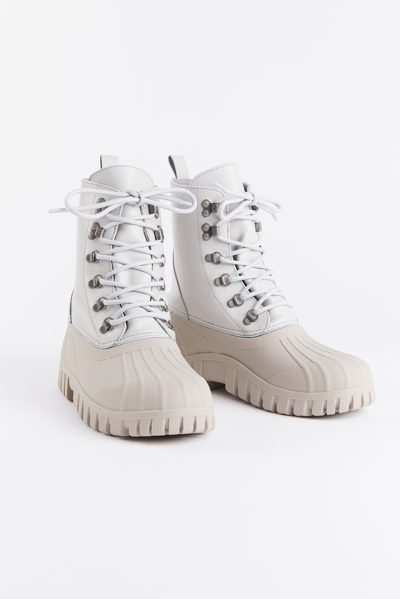 Stutterheim Patrol Boot Leather In Ivory
