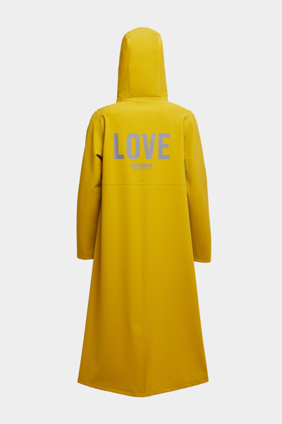 Stutterheim Mosebacke Long Matte Print Raincoat Gold In Golden Palm