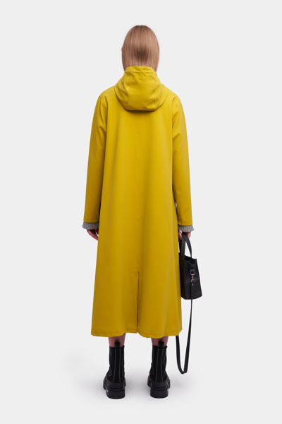 Stutterheim Mosebacke Long Matte Raincoat Gold In Golden Palm