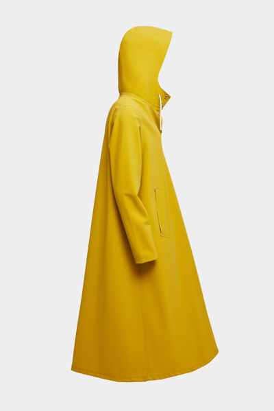 Stutterheim Mosebacke Long Matte Raincoat Gold In Golden Palm