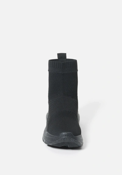 Bebe Aspen Sneakers In Black Flyknit