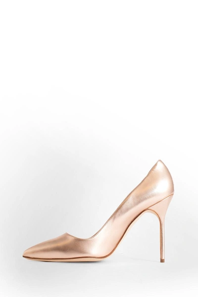 Shop Manolo Blahnik Pumps In Gold