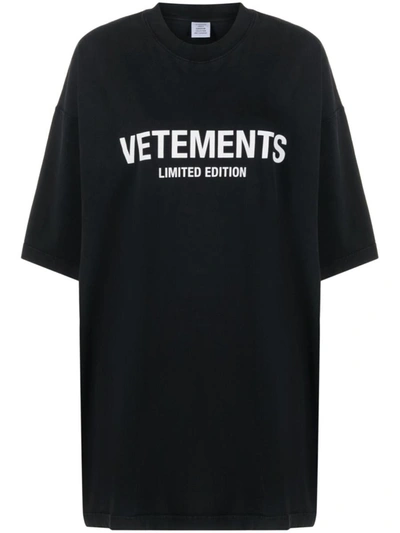 Shop Vetements Limited Edition Logo T-shirt Clothing In Black