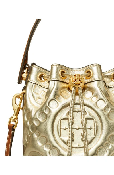 Tory Burch T-monogram Embossed Puffy Metallic Leather Bucket Bag In White Gold