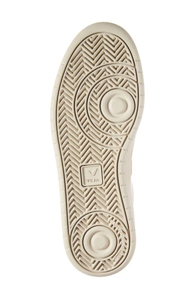 Veja Urca Cwl Lace-up Sneakers In White Camel