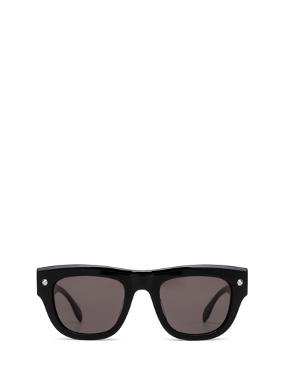 Shop Alexander Mcqueen Am0425s Black Sunglasses