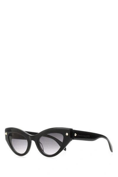 Alexander Mcqueen Eyewear Cat-eye Frame Sunglasses In Black