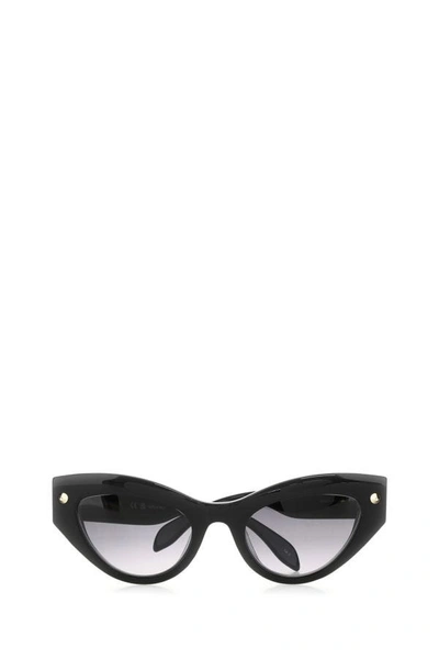 Alexander Mcqueen Eyewear Cat-eye Frame Sunglasses In Black