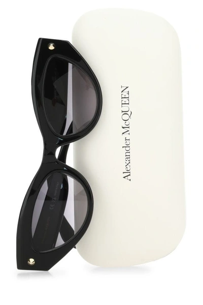 Alexander Mcqueen Eyewear Cat-eye Frame Sunglasses In Black