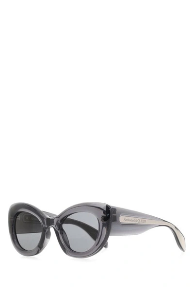 Alexander Mcqueen Dark Grey Cat Eye Sunglasses In Gray