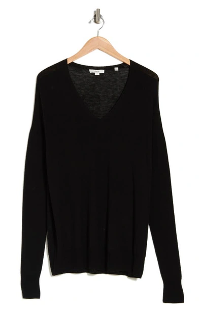 Vince V-neck Wool & Cashmere-blend Sweater In Black