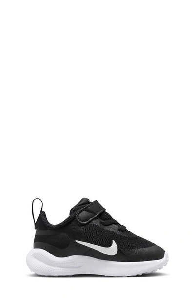 Nike Revolution 7 Sneaker In Black/ White/ White