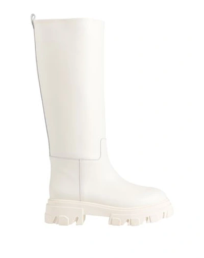 Shop Gia X Pernille Teisbaek Woman Boot White Size 8 Bovine Leather