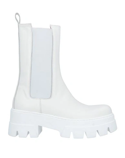 Shop Ennequadro Woman Ankle Boots White Size 10 Calfskin