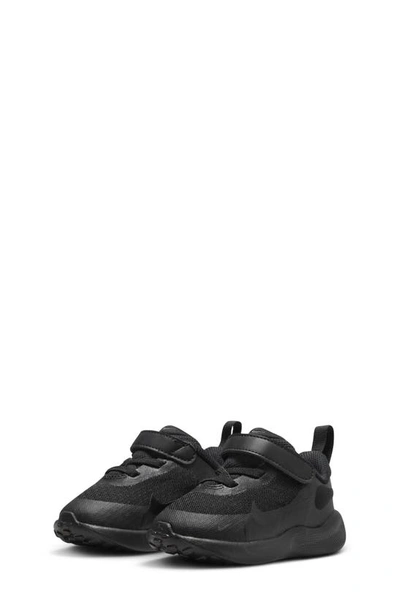 Nike Revolution 7 Sneaker In Black/ Anthracite
