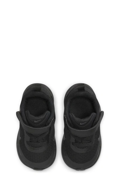 Nike Revolution 7 Sneaker In Black/ Anthracite