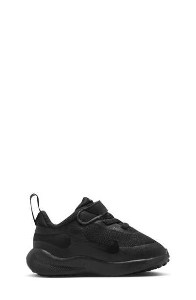 Nike Revolution 7 Sneaker In Black/ Anthracite