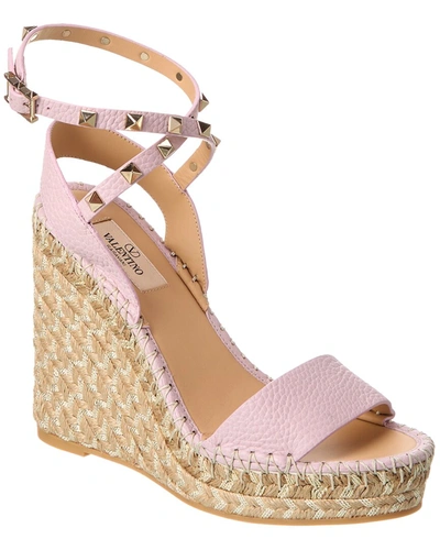 Shop Valentino Rockstud 125 Grainy Leather Wedge Sandal In Pink