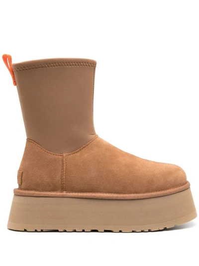 Shop Ugg W Classic Dipper Shoes In Brown