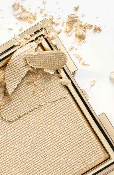 Chantecaille Precoius Gold Illuminating Powder In Precious Gold