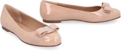 Shop Ferragamo Varina Patent Leather Ballet Flats In Pink