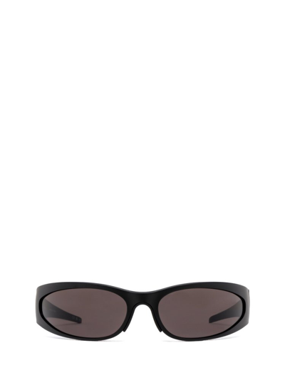 Shop Balenciaga Eyewear Reverse Xpander 2.0 Rectangle Sunglasses In Black
