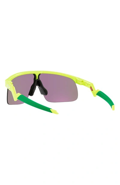 Oakley Geometric Frame Sunglasses In Light Green