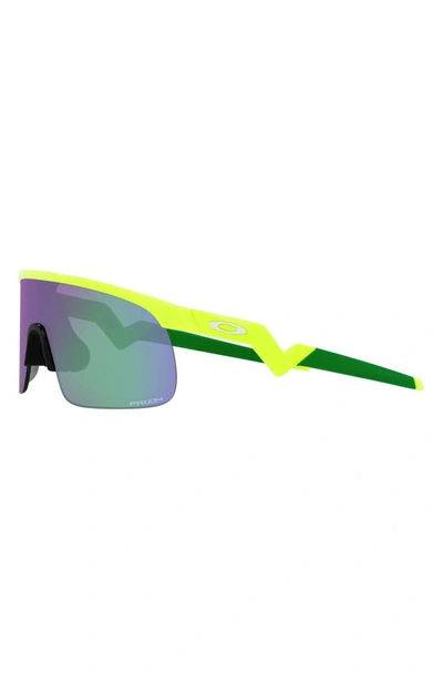 Oakley Geometric Frame Sunglasses In Light Green