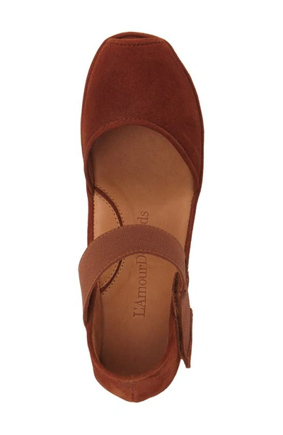 L'amour Des Pieds Amadour Platform Sandal In Chocolate