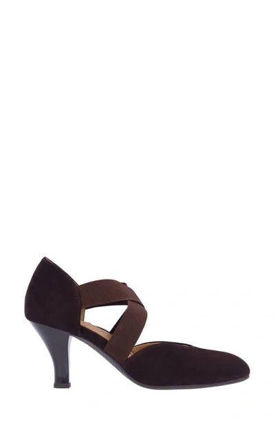 L'amour Des Pieds Brackley Pump In Chocolate