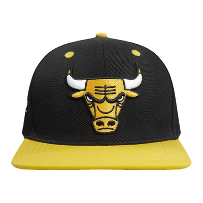 Shop Pro Standard Black/yellow Chicago Bulls Sneaker Hook Snapback Hat