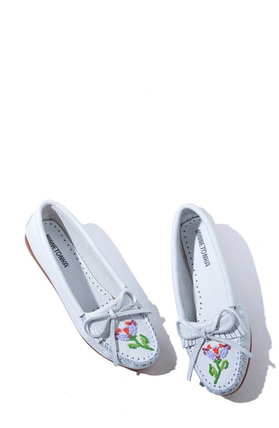 Minnetonka Ziigwan Waabigwan Driving Shoe In White