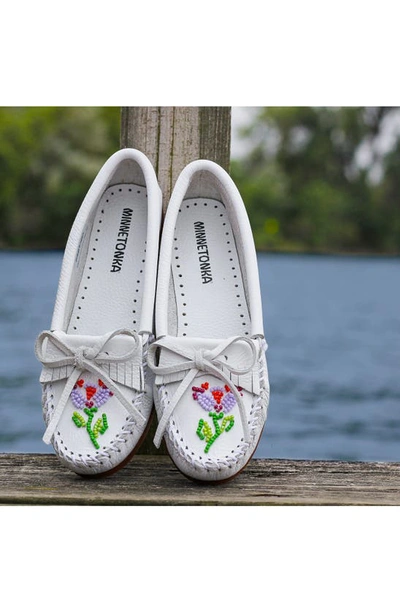 Minnetonka Ziigwan Waabigwan Driving Shoe In White